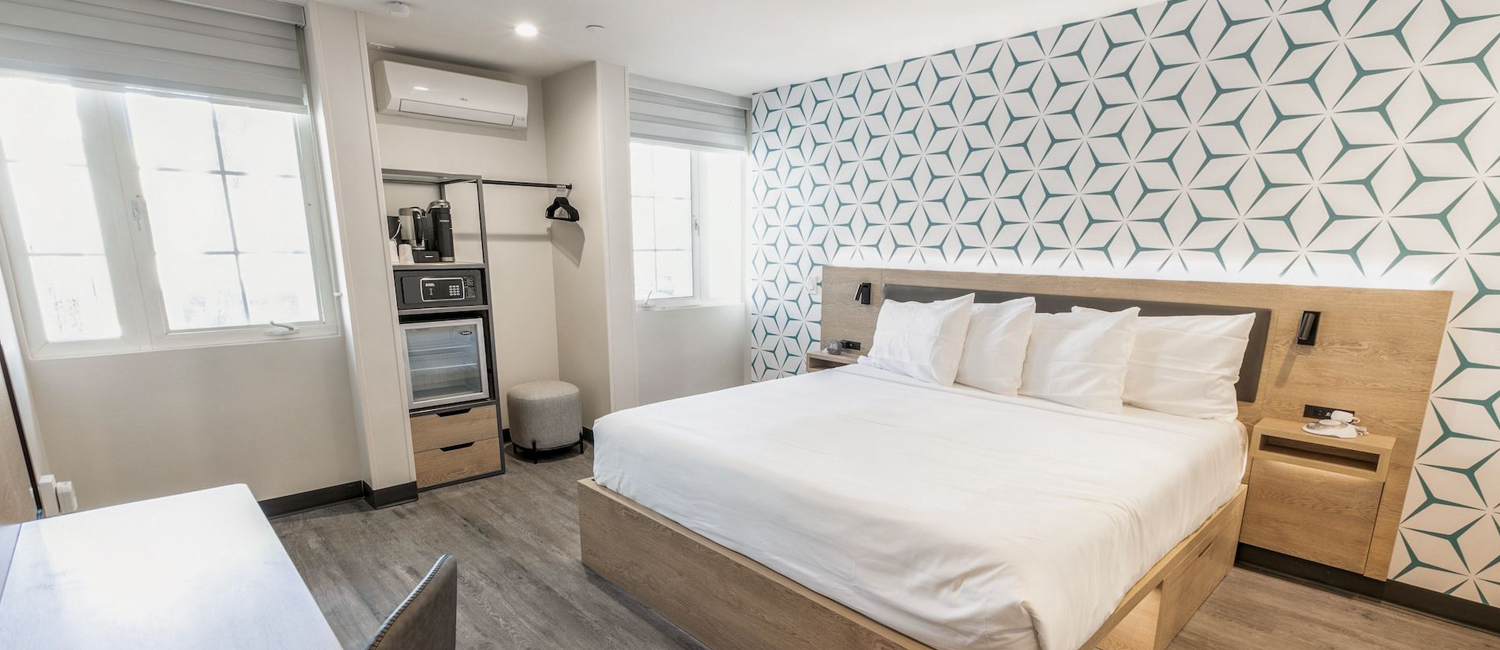 STAY IN OUR ELEGANT AND MODERN GUEST ROOMS